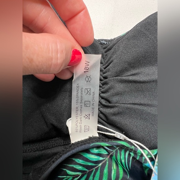 Yonique Plus swimsuit size 18W ruched halter neck tummy control tropical beach - Picture 7 of 11